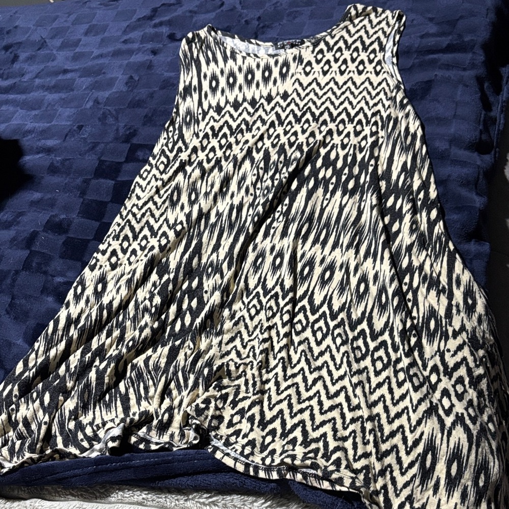 Elegant Black and Cream Patterned Midi Dress